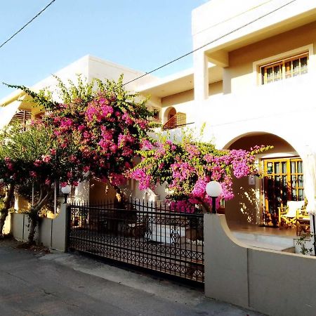 פלטניאס Irini Apartments מראה חיצוני תמונה