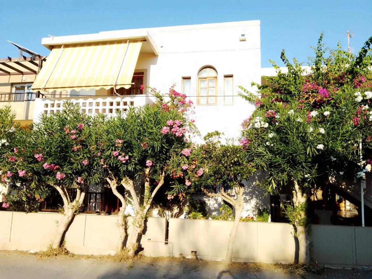 פלטניאס Irini Apartments מראה חיצוני תמונה