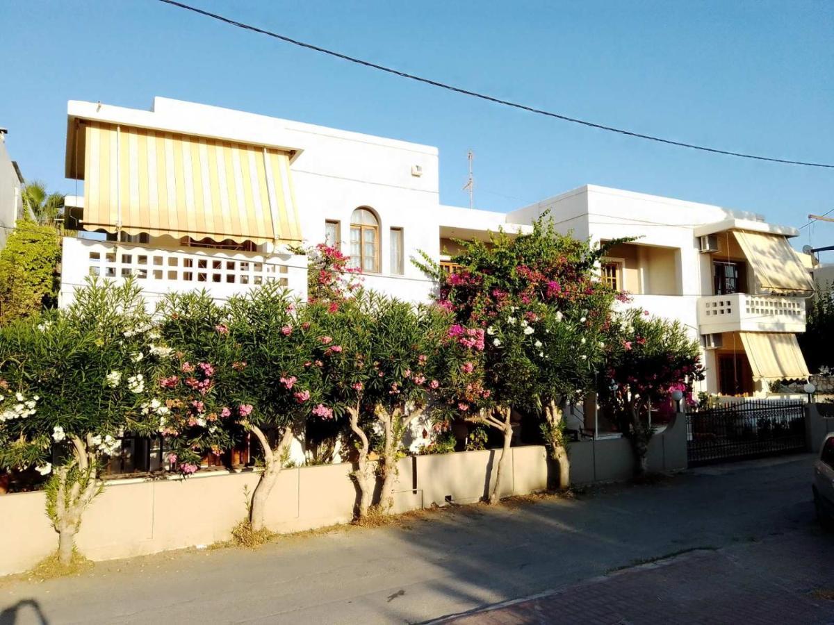 פלטניאס Irini Apartments מראה חיצוני תמונה