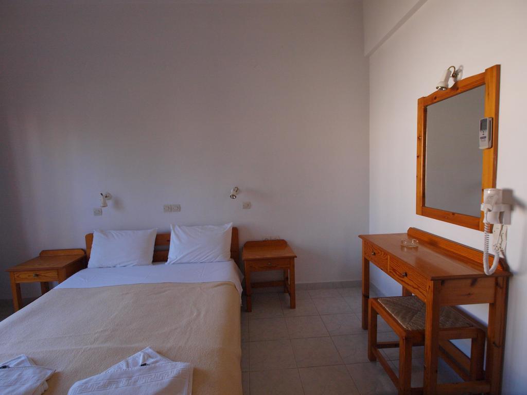 פלטניאס Irini Apartments חדר תמונה