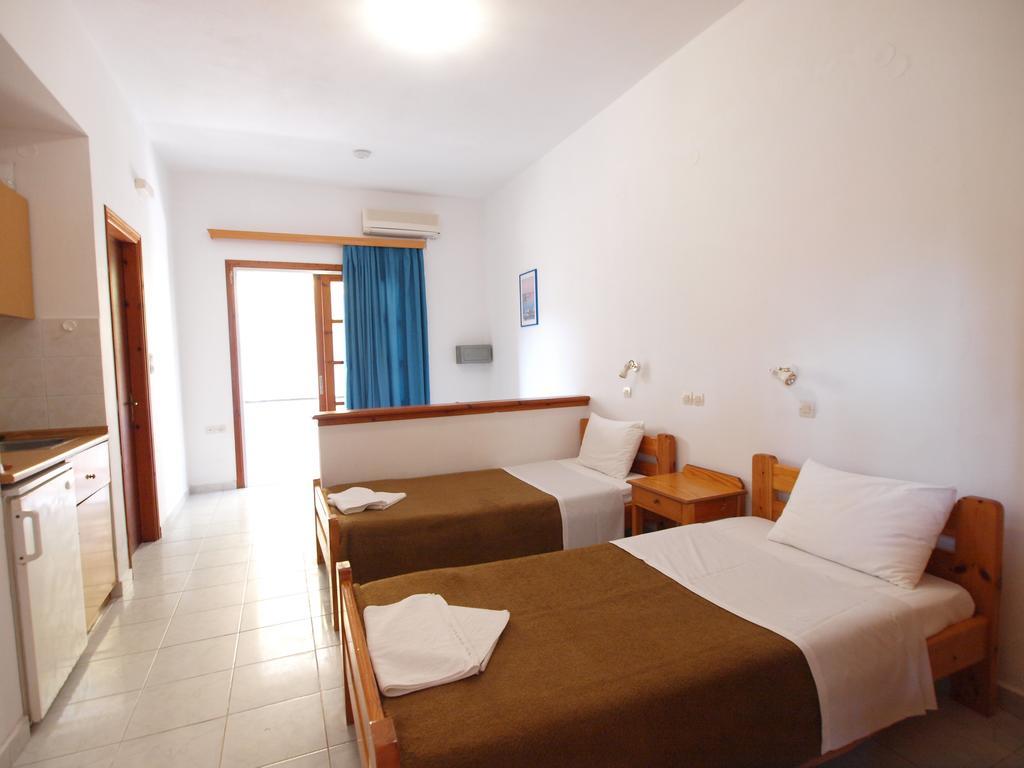 פלטניאס Irini Apartments מראה חיצוני תמונה