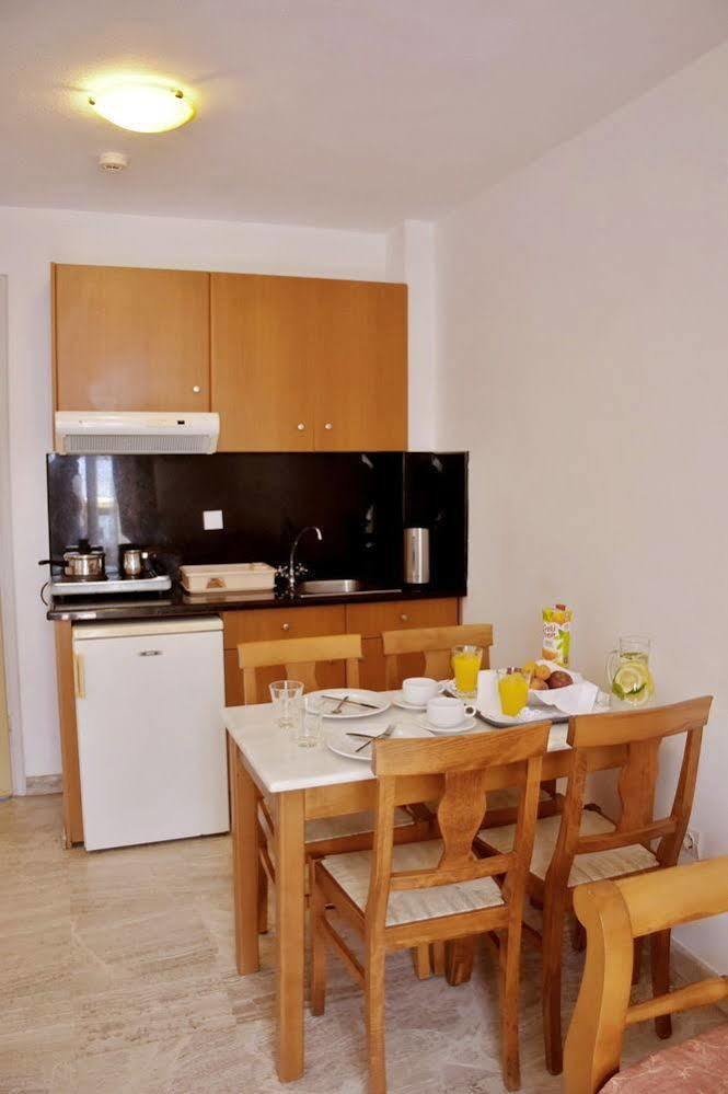פלטניאס Irini Apartments מראה חיצוני תמונה
